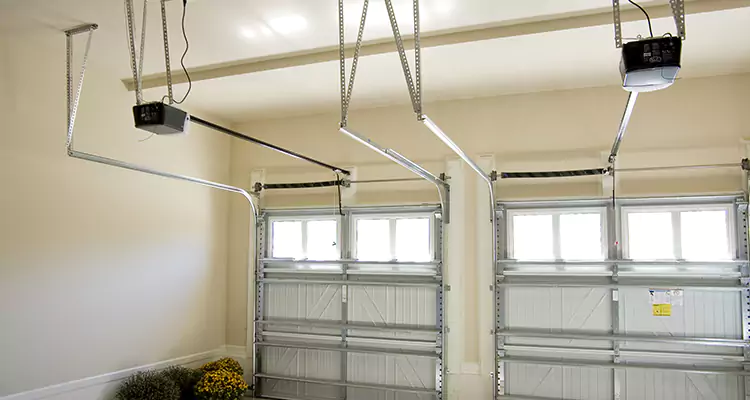 Residential Emergency Garage Door Repair in Merritt Island, FL