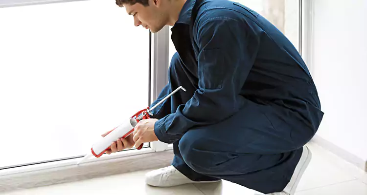 Window Glass Caulk Repair in Merritt Island, FL